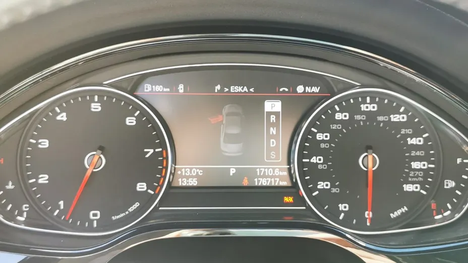 AUDI A8 -