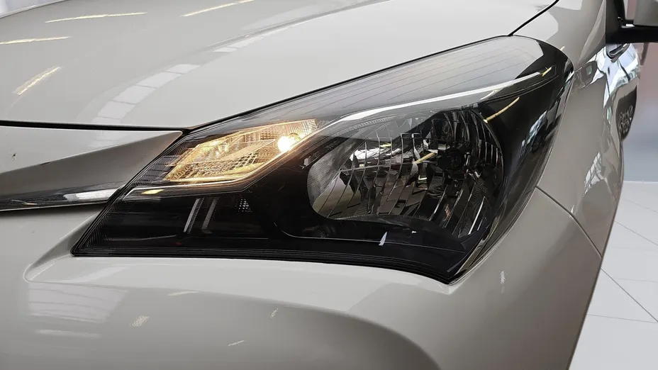 TOYOTA Yaris Yaris 1.5 Active