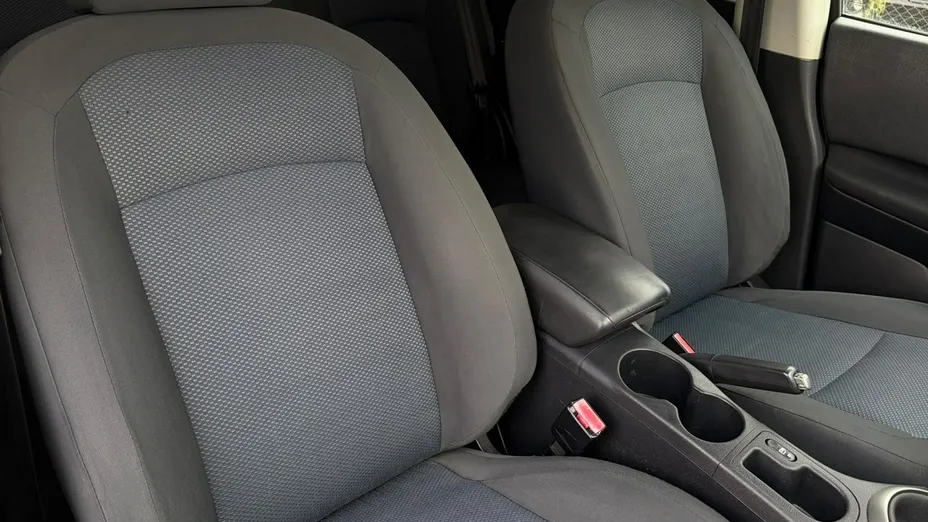 NISSAN Qashqai -