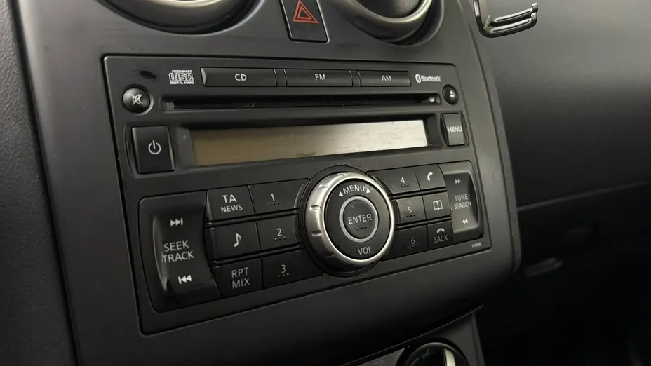 NISSAN Qashqai -