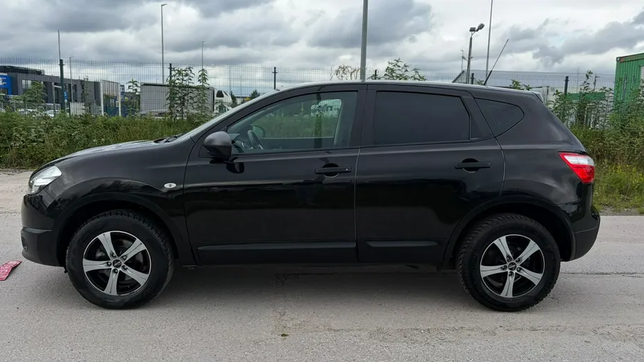 NISSAN Qashqai -