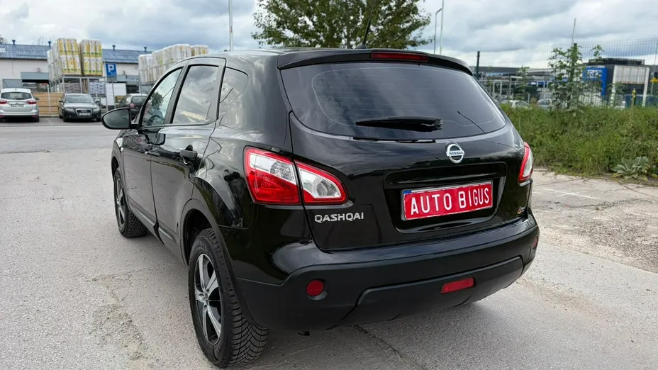 NISSAN Qashqai -