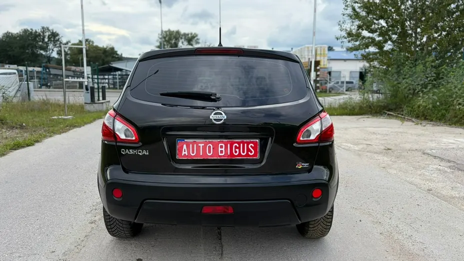 NISSAN Qashqai -