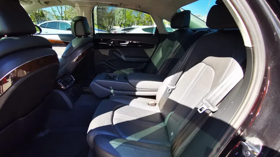 AUDI A8 -