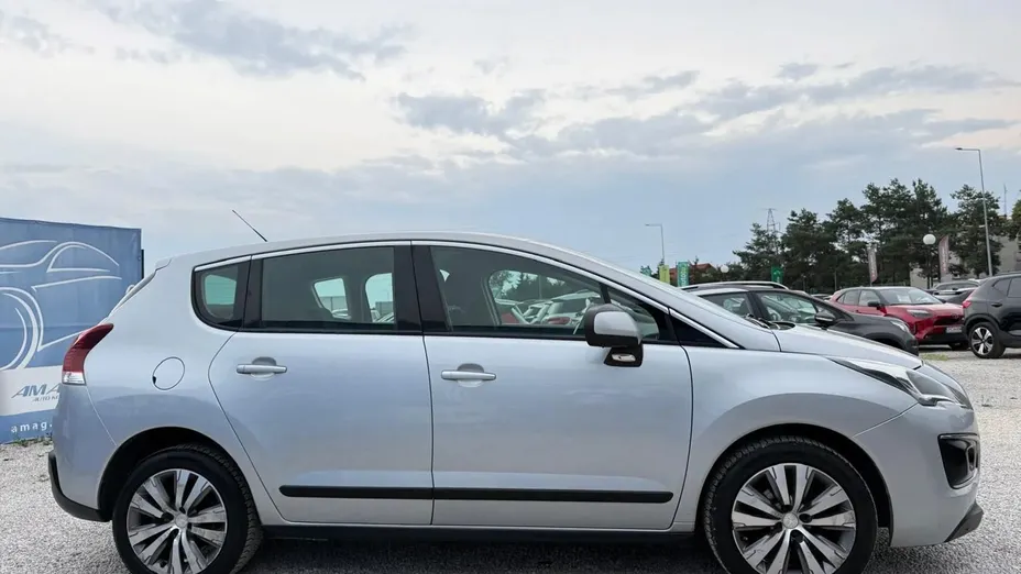 PEUGEOT 3008 -