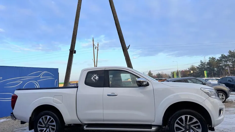 NISSAN Navara -