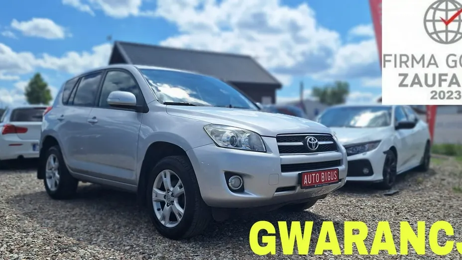 TOYOTA RAV4 -