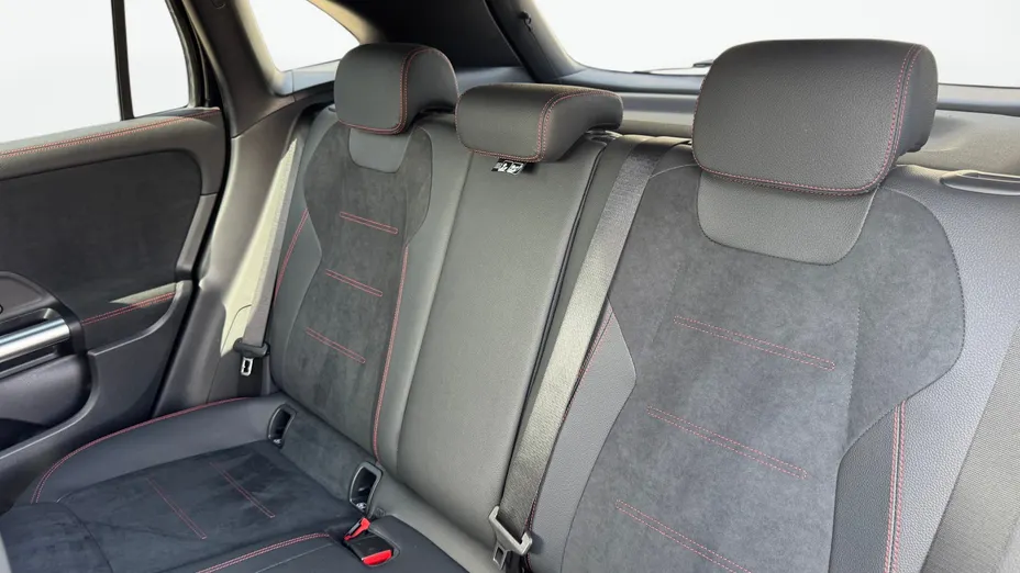 MERCEDES-BENZ GLA GLA 200 mHEV AMG Line 7G-DCT