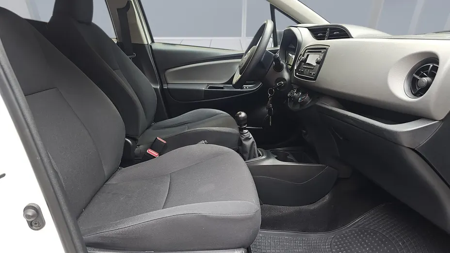 TOYOTA Yaris Yaris 1.5 Active