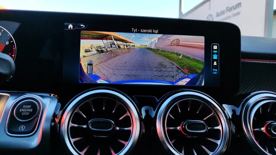 MERCEDES-BENZ GLB GLB 200 AMG Line 7G-DCT