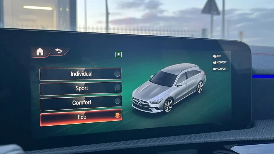 MERCEDES-BENZ CLA CLA 200 d AMG Line 8G-DCT