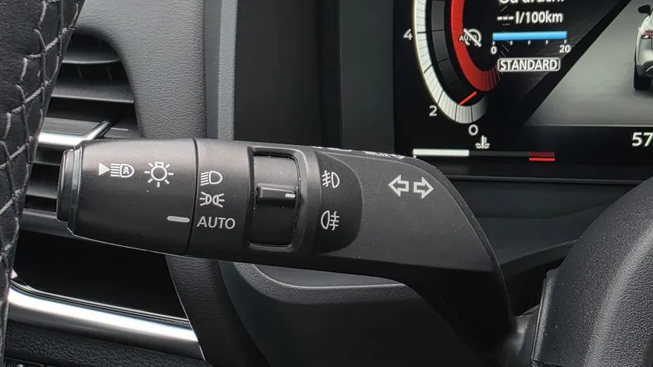 NISSAN Qashqai Qashqai 1.3 DIG-T N-Connecta