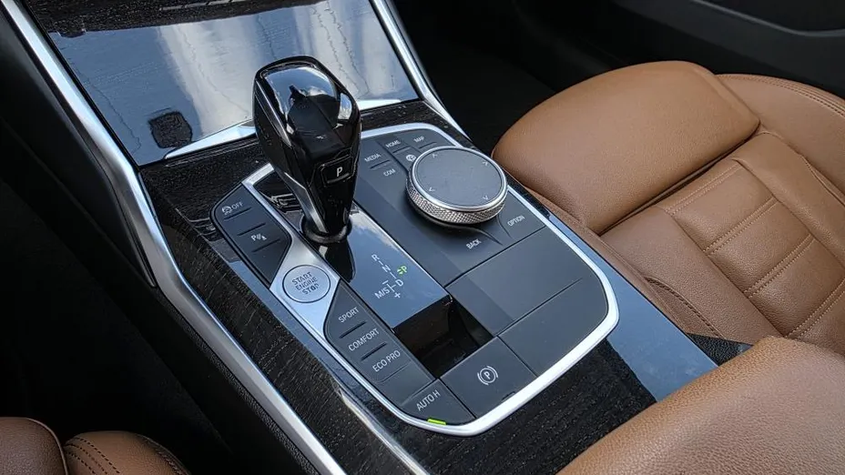 BMW Seria 3 320d xDrive Luxury Line aut