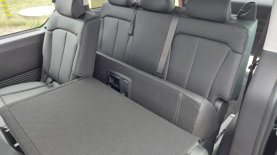 HYUNDAI Staria Staria 1.6 T-GDI HEV Smart VIP aut Nowy