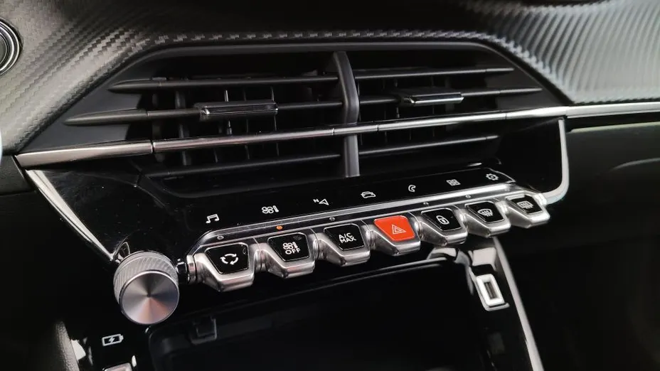 PEUGEOT 2008 2008 BlueHDi 130 GT S&S EAT8