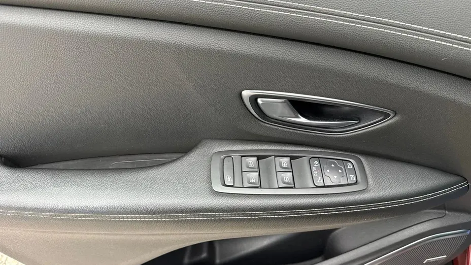 RENAULT Scenic -