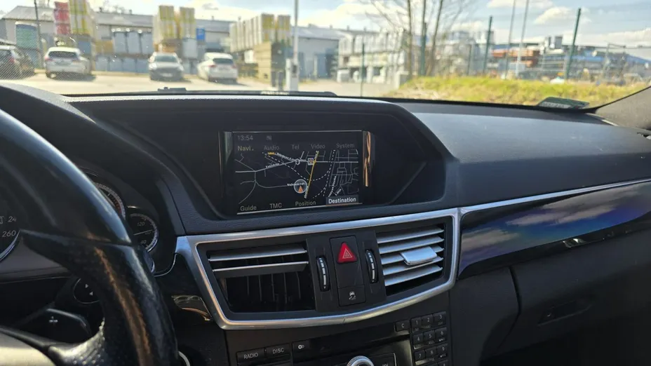 MERCEDES-BENZ E Klasa -
