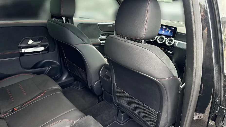 MERCEDES-BENZ GLB GLB 200 mHEV AMG Line 7G-DCT