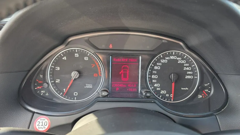 AUDI Q5 -