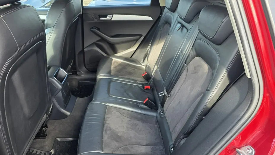 AUDI Q5 -