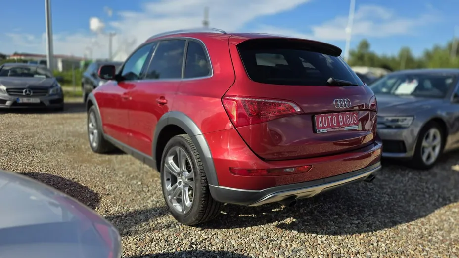 AUDI Q5 -