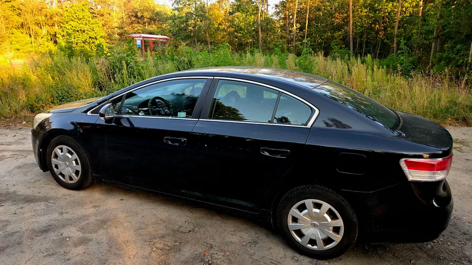 TOYOTA Avensis Avensis 1.8 Luna