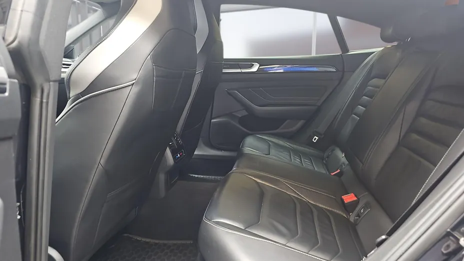 VOLKSWAGEN Arteon Arteon 2.0 TSI R-Line DSG