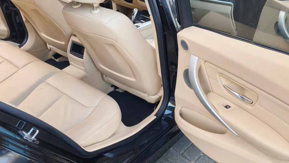 BMW Seria 3 320i aut