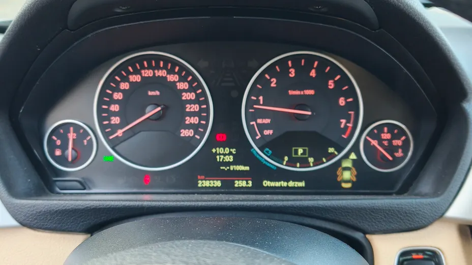 BMW Seria 3 320i aut
