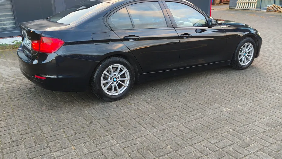 BMW Seria 3 320i aut