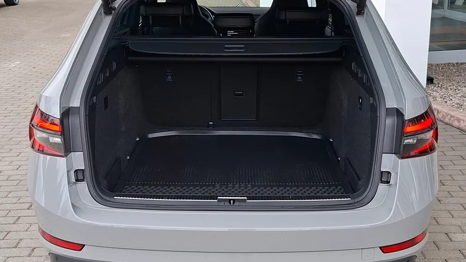 SKODA Superb Superb 2.0 TDI SCR Sportline DSG