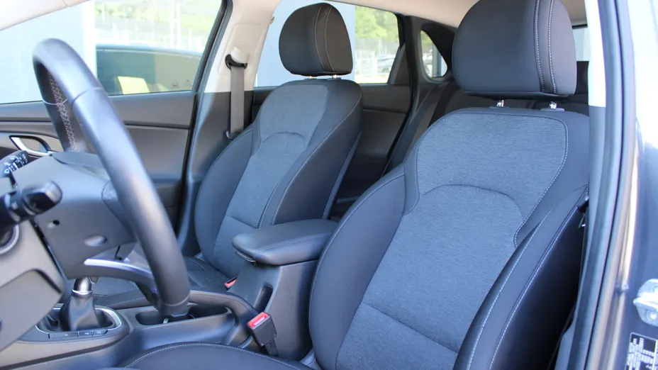 HYUNDAI i30 i30 1.5 T-GDI 48V Smart