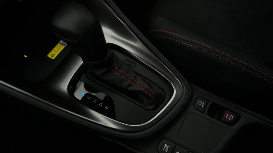 TOYOTA Yaris Yaris Hybrid 1.5 GR Sport