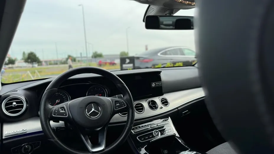 MERCEDES-BENZ E Klasa E 200 9G-TRONIC