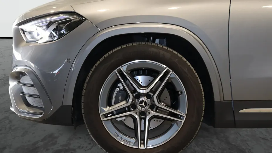 MERCEDES-BENZ GLA GLA 200 d AMG Line 8G-DCT