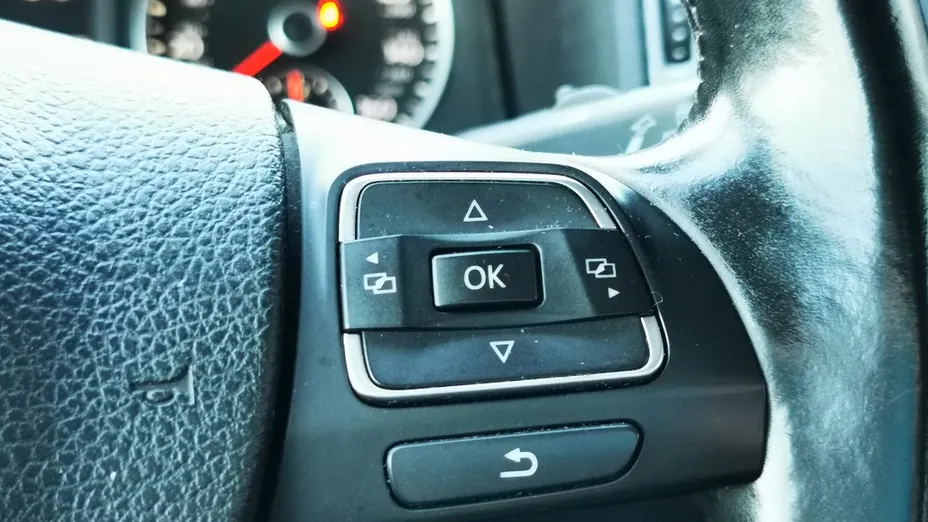 VOLKSWAGEN Tiguan -