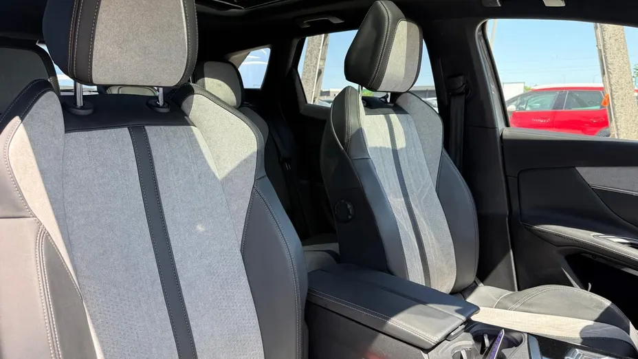 PEUGEOT 3008 -