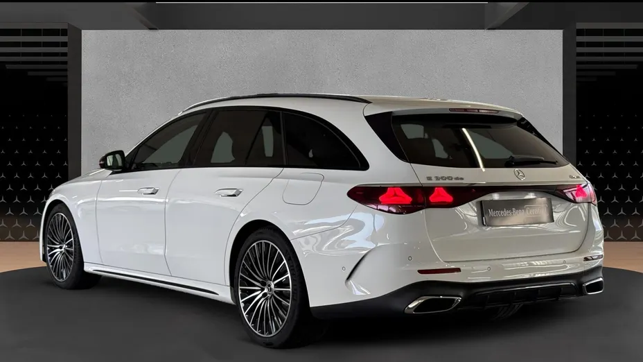 MERCEDES-BENZ E Klasa E 300 de PHEV 4-Matic AMG 9G-Tronic