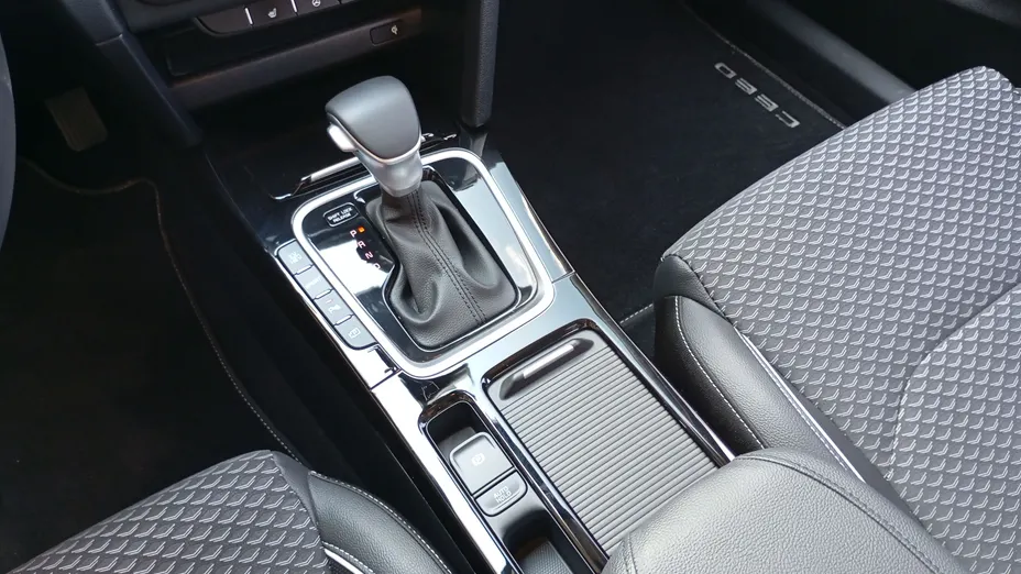 KIA Cee'd Ceed 1.6 GDI PHEV Business Line DCT