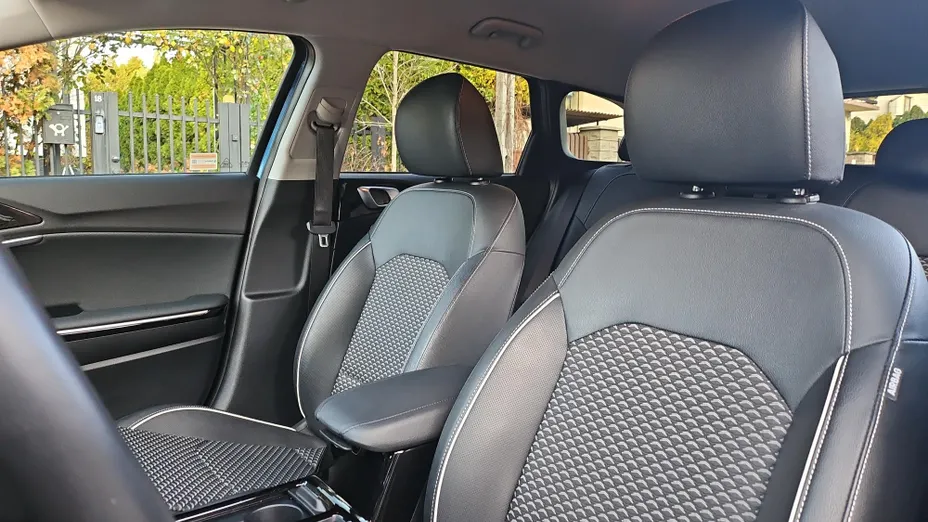 KIA Cee'd Ceed 1.6 GDI PHEV Business Line DCT