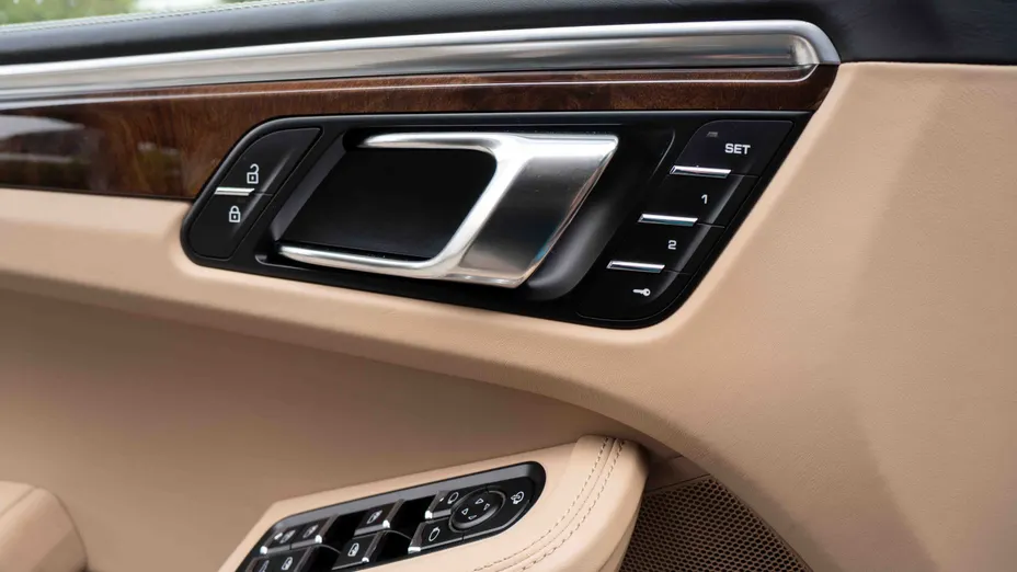 PORSCHE Macan Macan T