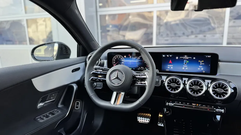 MERCEDES-BENZ A Klasa A 250 e PHEV AMG Line 8G-DCT Nowy