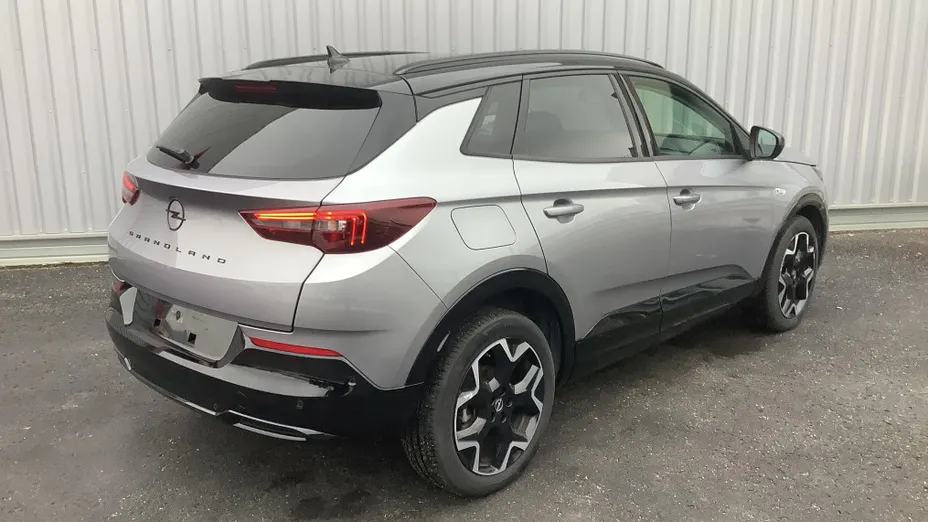 OPEL Grandland -