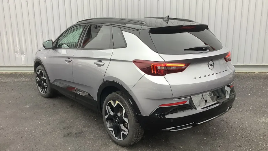 OPEL Grandland -