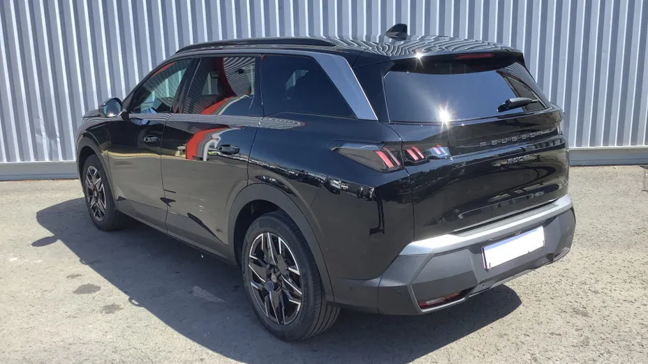 PEUGEOT 5008 -