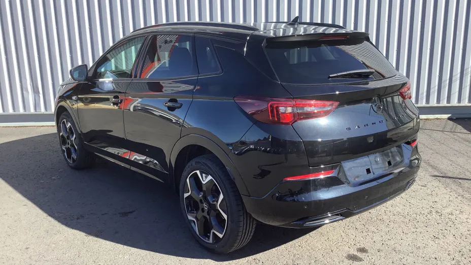 OPEL Grandland -