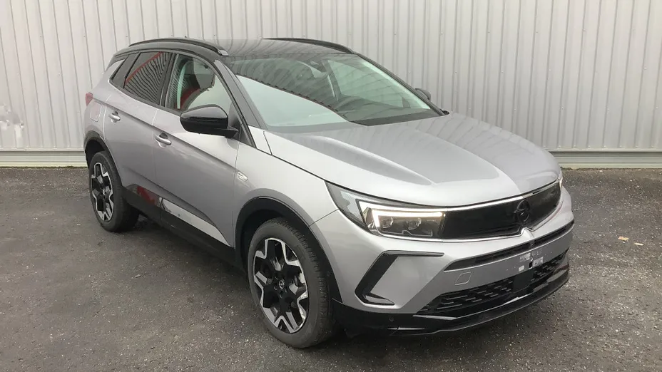OPEL Grandland -