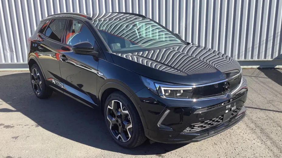 OPEL Grandland -
