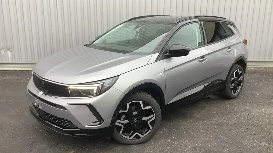 OPEL Grandland -