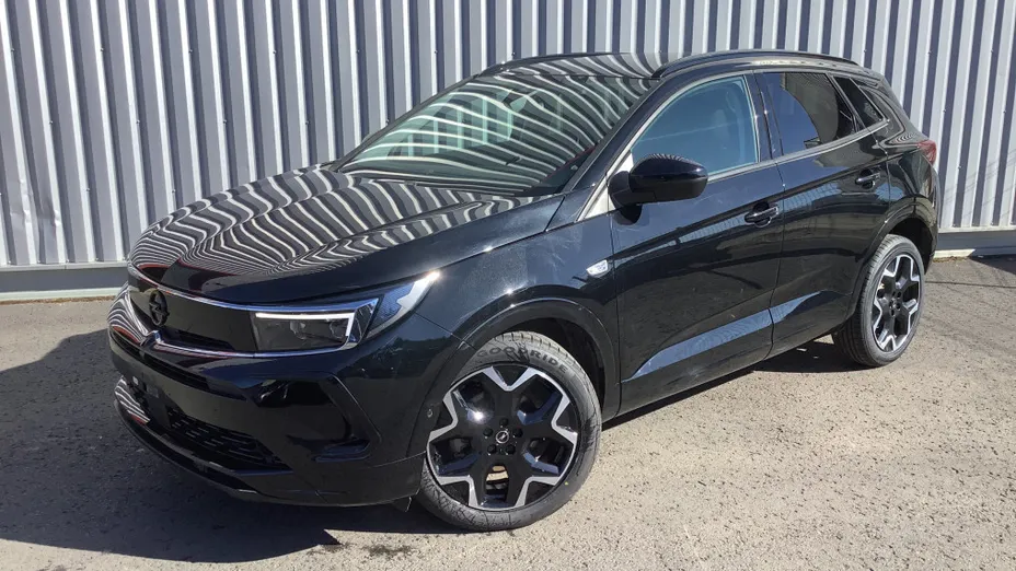 OPEL Grandland -